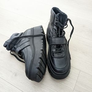 Black platform sneakers